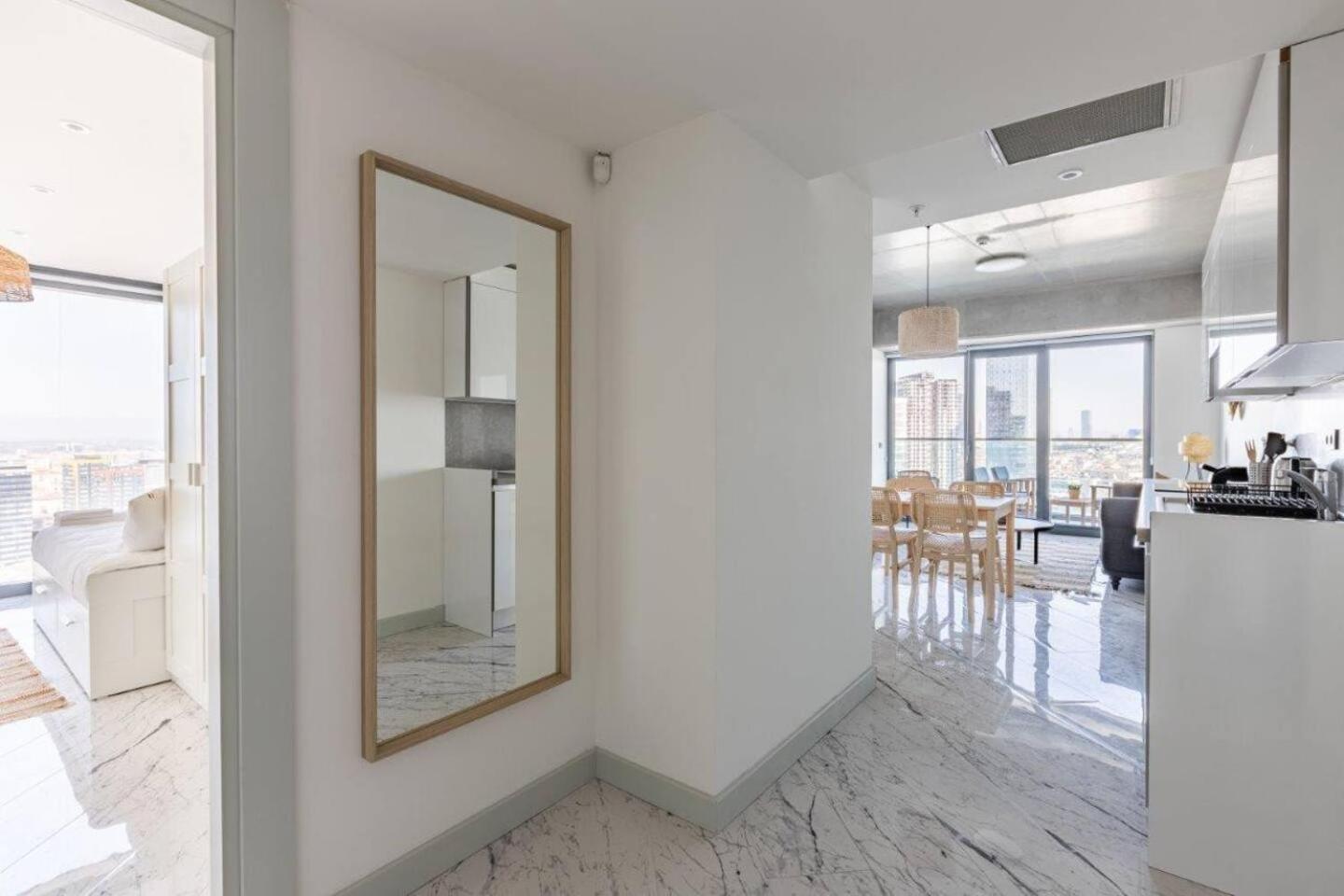 Beautiful Bright 2bed - Parkingpoolterrace! #341 Daire İstanbul