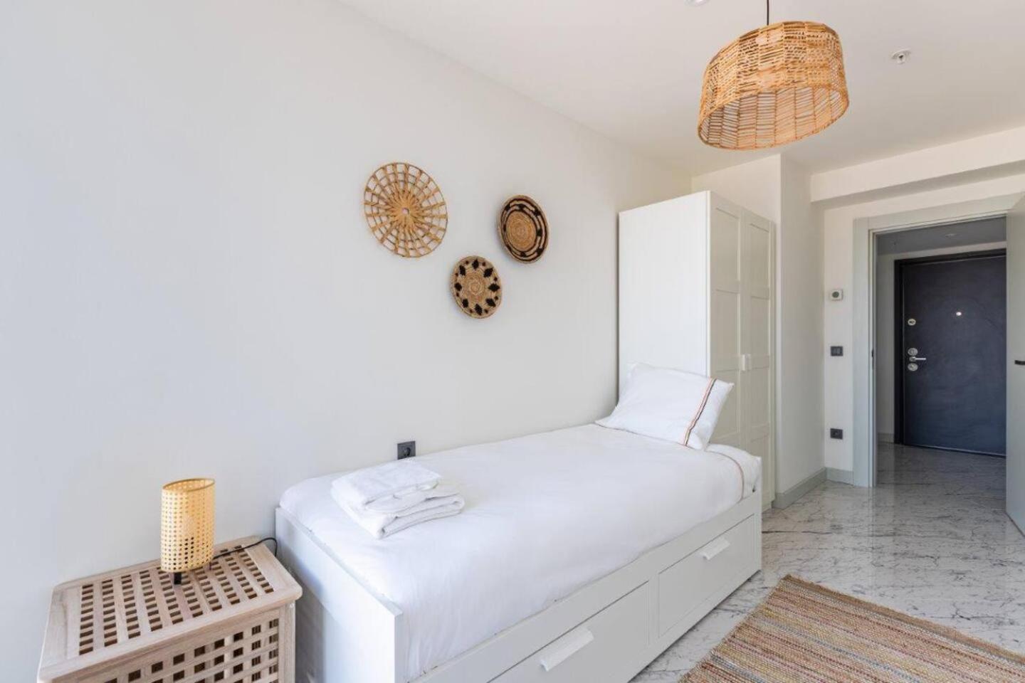 Beautiful Bright 2bed - Parkingpoolterrace! #341 Daire İstanbul