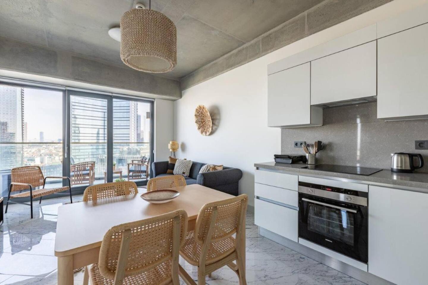 Daire Beautiful Bright 2bed - Parkingpoolterrace! #341